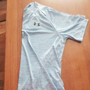 Under Armour tshirt